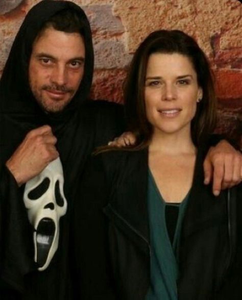 Neve Campbell And Skeet Ulrich, Billy And Sidney Scream, Billy Loomis And Sidney Prescott, Scream 90s, Sidney Scream, Scream Picture, Scream Characters, Scream Movies, Sidney Prescott