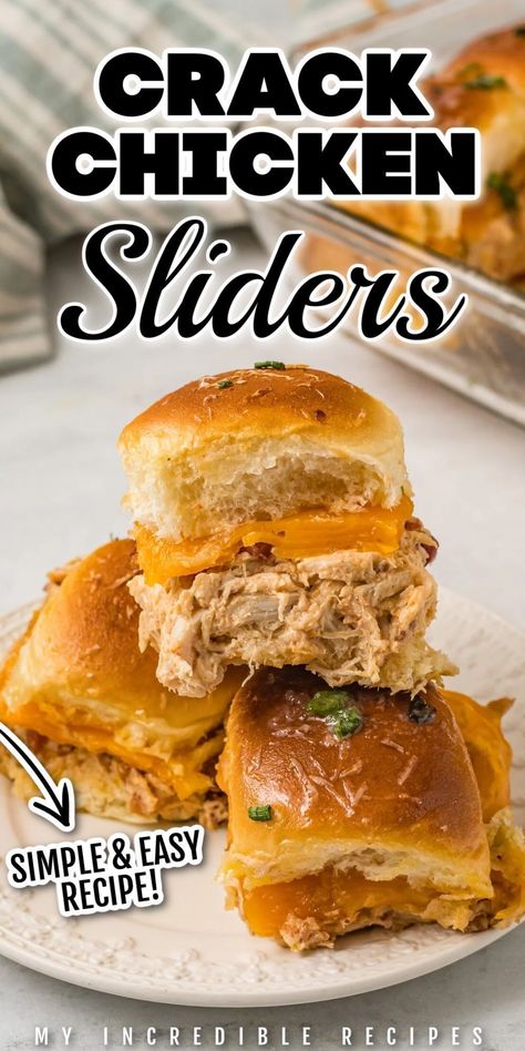 Easy Chicken Sliders, Sliders Recipes Chicken, Philly Cheese Steak Sliders, Simple Appetizer, Chicken Sliders, Cooking Chicken To Shred, Slider Recipes, Favorite Appetizers, Delicious Sandwiches