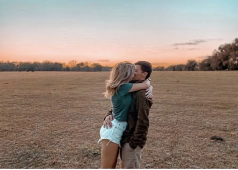 Sunset With Boyfriend, Farmer Boyfriend, Conner Lee, Farm Couple, Husband Aesthetic, Country Couple Pictures, Forever After All, Aesthetic Boyfriend, Couple Picture Ideas