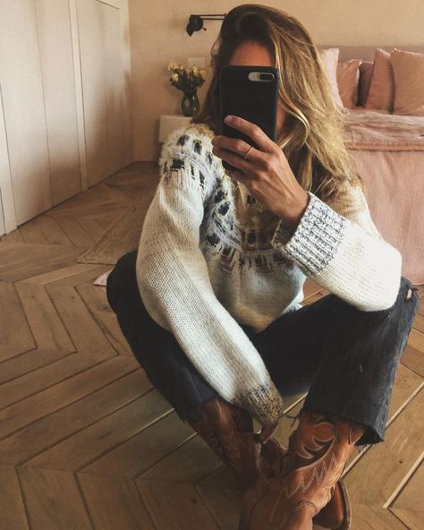 Angie Smith Style, Angie Smith Stylist, Loft Rooms, Angie Smith, Mama Style, Cozy Knits, Jumper, Loft, Mirror Selfie