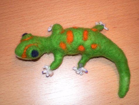 Needle Felted Lizard, Felting Diy, Animal Birthday Cakes, Needle Felting Diy, Craft Market, Market Ideas, Needle Felting Projects, Felt Pattern, Felted Animals