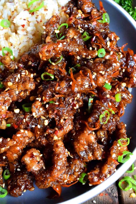 30 Minute Ginger Beef Sesame Beef Recipe, Putlock Ideas, Sesame Ginger Beef, Ginger Beef, Inexpensive Dinners, Asian Beef, Fried Beef, Asian Grocery, Beef And Noodles