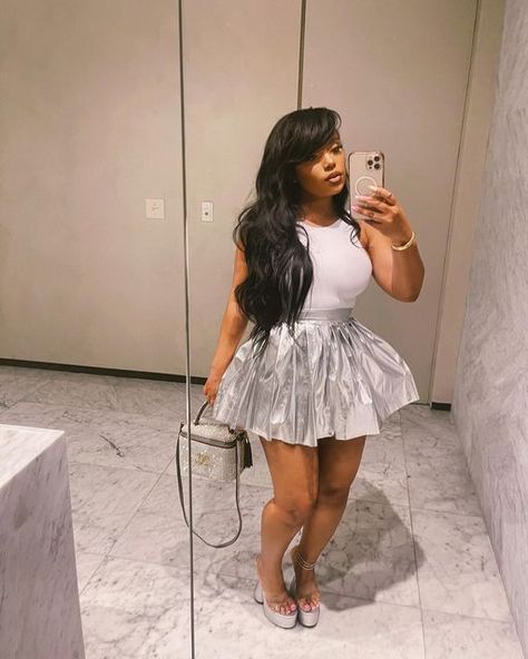 Nichole Lynel on Instagram: "🤳🏽" Feminine Outfit Ideas, Outfit Ideas Skirt, Nichole Lynel, Outfit Designer, Mall Outfit, Skirt Outfit Ideas, Soft Life, Designer Boutique, Aesthetic Style