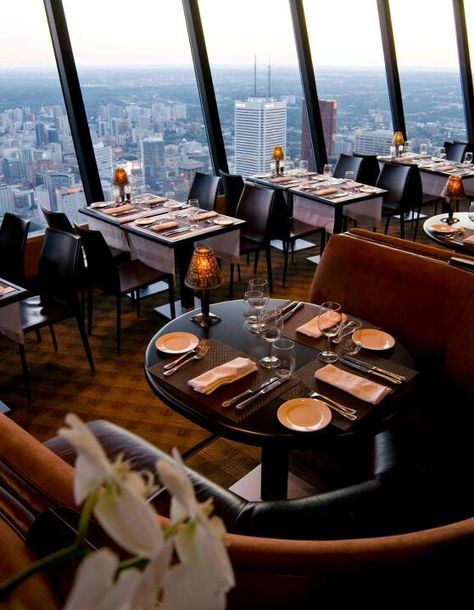 360 degree rotating restaurant, CN Tower, Toronto. Cn Tower Restaurant, Rotating Restaurant, Wedding Venues Ontario, Visit Toronto, San Myshuno, Niagara Region, Luxury Restaurant, Restaurant Lounge, Fancy Restaurant