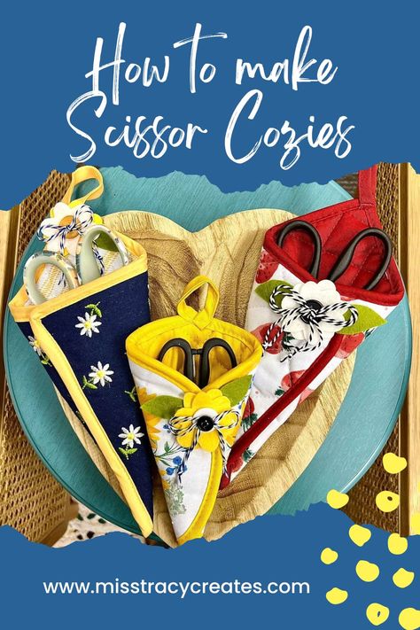 How to Make Scissor Cozies Pot Holder Crafts Projects, Gifts For Sewing Friends, Scissor Holder Pattern Free, Pot Holder Diy, Potholder Crafts, Pot Holders Diy, Fidget Apron, Scissor Cover, Resell Business