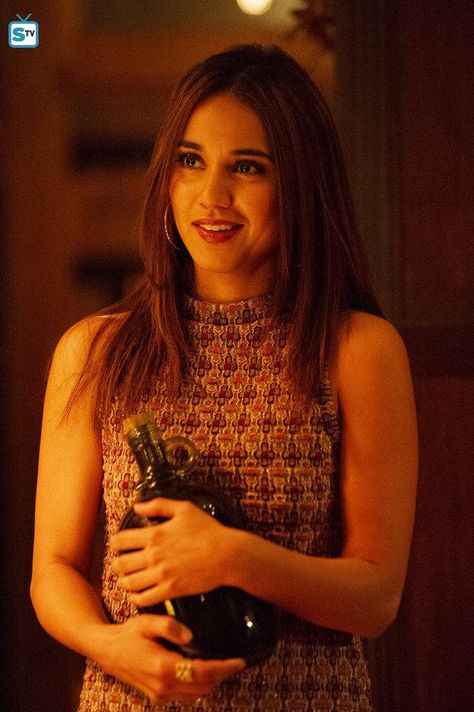 The Magicians "The Mayakovsky Circumstance" S1EP7 Margo Magicians, The Magicians Margo, Entj Women, Hale Appleman, Summer Bishil, The Magicians Syfy, Ray Palmer, Amazon Warrior, Disney Dresses