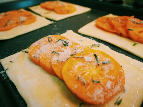 Persimmon Puff Pastry, Persimmon Galette, Persimmon Tart, Persimmon Cake, Persimmon Pudding, Puff Pastry Tart, Homemade Soda, Vegan Pumpkin Pie, Fennel Salad