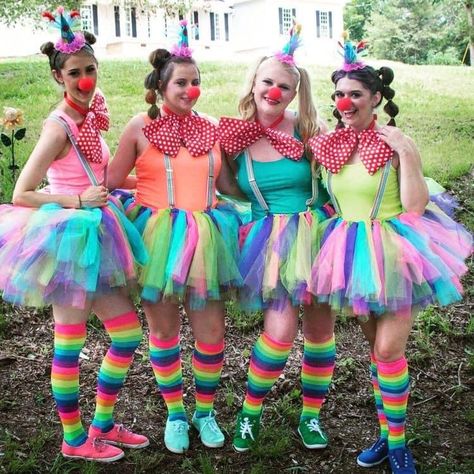 Diy Clown Outfit, Clown Costume Diy, Cute Clown Costume, Carnaval Make-up, Clown Outfit, Clown Costumes, Clown Dress, Circus Outfits, Diy Carnival