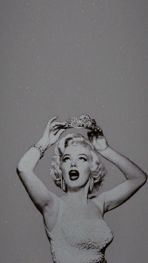 Marylin Monroe Photoshoots, Marylin Monroe Lockscreen, Marilyn Monroe Aesthetic Icons, Marylin Monroe Aesthetic Wallpaper, Marilyn Monroe Wallpaper Aesthetic, Marilyn Monroe Aesthetic Vintage, Marilyn Monroe Aesthetic Wallpaper, Marilyn Monroe Wallpaper, Marilyn Monroe Photography