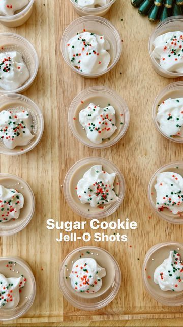 Becca | TeacherTastes on Instagram: "Sugar Cookie Jell-O Shots For 18 shots 2 cups water 1 cup baileys 1/4 cup butterscotch schnapps 1/4 cup kahlua coffee liquor 1 small package of unflavored gelatin 1. mix together baileys, butterscotch schnapps, and coffee liquors in a bowl, set aside 2. Add two cups of water to a medium sized pot and bring to a boil 3. Add in packet of unflavored gelatin after water is to a boil, set to simmer and whisk until gelatin dissolves 4. Turn off heat and mix in the Bailey, butterscotch, and coffee mixture 5. Add 1/4 cup cold water and mix together until well combined 6. Pour into a container with a spout to fill jello shots 7. Fill up 18 plastic shot glasses half full and place in fridge for 3 hours until jello hardens 8. Top with whipped cream and sprinkle Holiday Shot Recipes, Thanksgiving Jello, Holiday Jello Shots, Rum Jello Shots, Christmas Jello Shots, Coffee Liquor, Kahlua Coffee, Cranberry Jello, Layered Jello