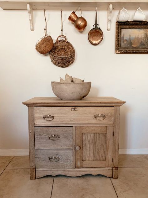 Porch Interior, Stripping Furniture, Vintage Porch, Furniture Cleaner, Camera Vintage, Oven Cleaner, Behr Paint, Old Cabinets, Dishwasher Soap