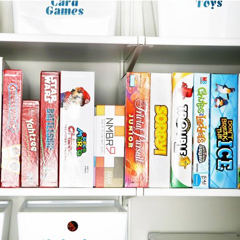 These brilliant storage ideas for board games will help you organize your board games, playing cards, and puzzles in a way that is both practical and beautiful. You'll finally be able to tame the board game chaos! Playing Card Storage Ideas, Organize Puzzles, Craft Organization Ideas, Playing Card Storage, Ideas For Crafts, Battleship Game, Mario Star, Jennifer Maker, Board Game Box