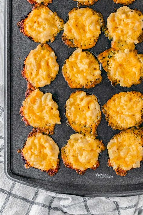 Baked Mac and Cheese Bites Recipe - Chisel & Fork Baked Mac And Cheese Bites, Mac And Cheese Bites Recipe, Cheese Bites Recipe, Bake Mac And Cheese, Mac And Cheese Bites, Baked Mac N Cheese, Baked Mac, Cheese Bites, Thanksgiving Appetizers