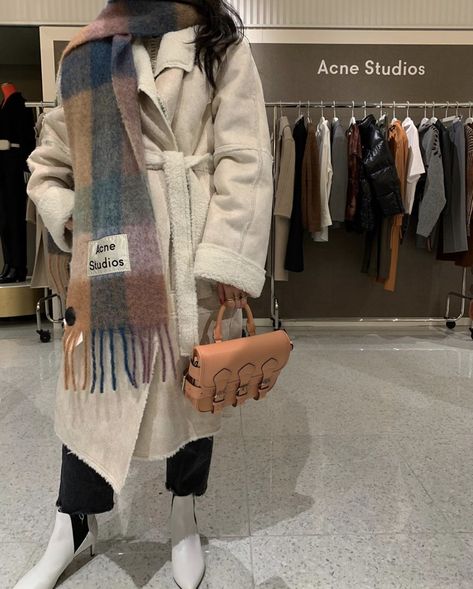 Acne Studio Scarf, Acne Scarf, Unrealistic Wishlist, Chicago Fall, Scarf Outfits, Acne Studio, Fashion Vibes, Scarf Outfit, Photoshoot Idea