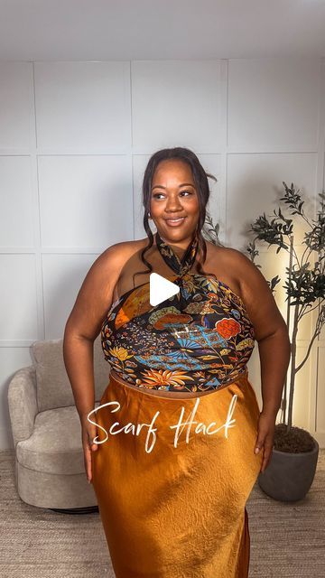 TrendyCurvy on Instagram: "Reason number 37638292 why a scarf is one of the most versatile pieces in your wardrobe. Yet another genius scarf hack, this time by @sarah.marelli!

Scarf is from @amazonfashion linked in my stories!" Scarf Outfit Black Women, How To Wear A Scarf With A Dress, Scarf Top Outfit, Fashion Tricks, Clothes Hacks, 50th Bday, How To Wear A Scarf, Scarf Outfit, Scarf Top