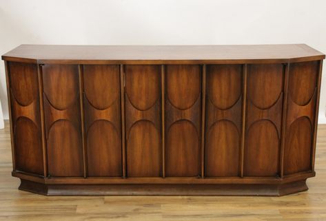 Kent Coffey Modern Credenza Perspecta - Capsule Auctions Kent Coffey Furniture Mid Century, 70s Credenza, Burl Wood Sideboard, Bernhardt Penrose Credenza, Modern Credenza, Credenza, Auction