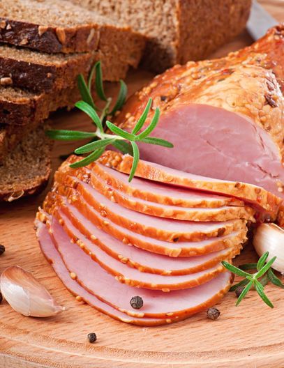 Spiral Ham Crockpot, Ham Cooking Time, Bone In Ham, Cranberry Spinach Salad, Ham Recipes Baked, Spiral Sliced Ham, Easter Ham, Spiral Ham, Crockpot Ham