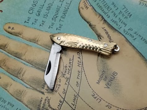 Miniature Fish Knife Charm Tiny Retro Folding Shiny Brass - Etsy Fish Pocket Knife, Funky Gifts, Pretty Knives, Paracord Beads, Paracord Keychain, Fish Jewelry, Fish Knife, Heart Emoji, Vintage Goth