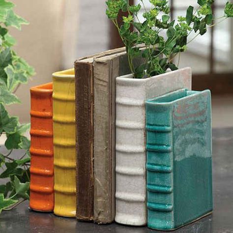 Gifts for the book lovers in your life. I NEED the terracotta bookend vases for my office and, of course, the Harry Potter spells print! Book Vases, Hemma Diy, Keramik Design, Creative Co Op, Ceramics Projects, Ceramics Ideas Pottery, Design Geometric, Keramik Vase, Vase Set