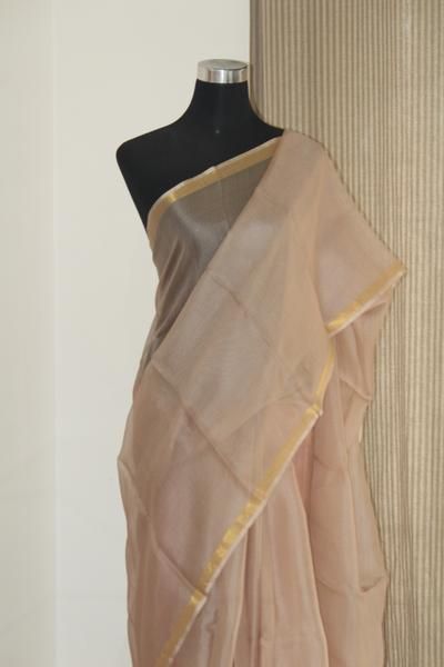 Pure kota silk saree Plain Saree With Heavy Blouse, Tie And Dye Saree, Saree Drapes, Heavy Blouse, Shibori Sarees, Silk Sarees Online Shopping, Kota Silk Saree, Indian Sari Dress, Traditional Attires