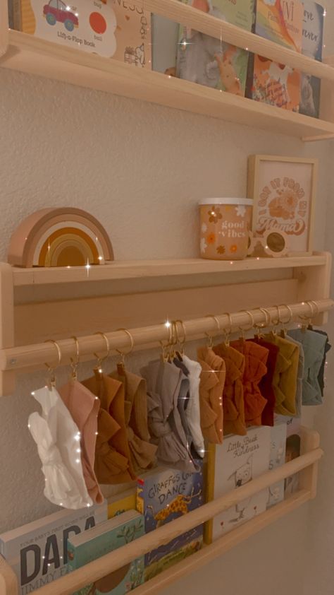 Nursery Bow Display, Bow Display Nursery, Nursery Blanket Display, Baby Bow Storage, Baby Bow Organization, Headband Rack, Nursery Guest Room Combo, Bedroom Girly, Nursery Picture Frames