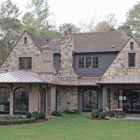 Stone House Plans, Homely House, Cottage Vibes, Craftsman Homes, Dream Cabin, Cottage Exterior, Architecture Inspiration, Casa Exterior, Tudor House