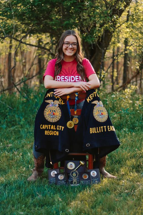 Ffa Backdrop Ideas, Senior Pictures Ffa Jackets, Ffa Picture Ideas, Ffa Jacket Senior Pictures, Senior Picture Ideas Ffa, Ffa Officer Pictures, Ffa Photoshoot, Ffa Senior Pictures, Ffa Pictures