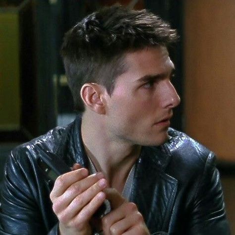 Tom Cruise Short, Ethan Hunt Mission Impossible, Tom Cruise Hair, Tom Cruise Haircut, Tom Cruise Hot, Tom Cruise Mission Impossible, Ethan Hunt, Tom Cruise Movies, Five Guys