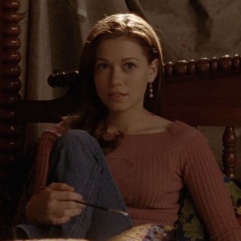 Oth Haley Outfits, Haley James Season 1, Hayley James Scott Outfits, Haley James Scott Outfits, Rachel One Tree Hill, Hayley James Scott, 2000s Tv Shows, 2000 Aesthetic, Gilmore Girls Fashion