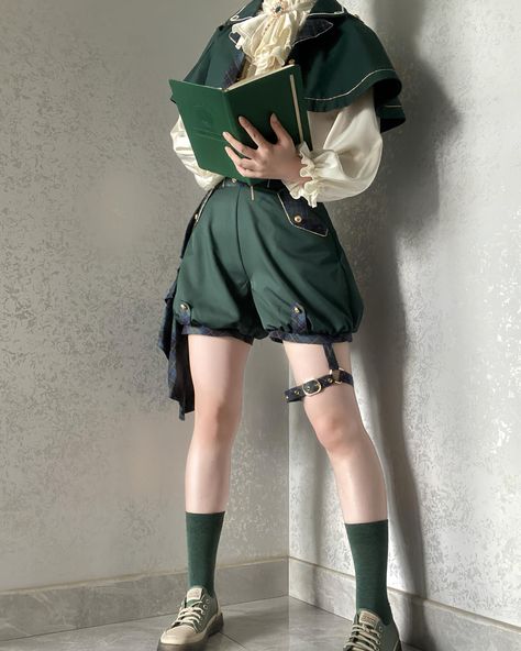 💚Ouji fashion Lolita outfit: cape and high waist shorts. 👉Search ‘FOGC-155’ on devilinspired.com #devilinspired #oujifashion #ouji #lolitacoord #lolitafashionstyle #oujilolita #militarylolita