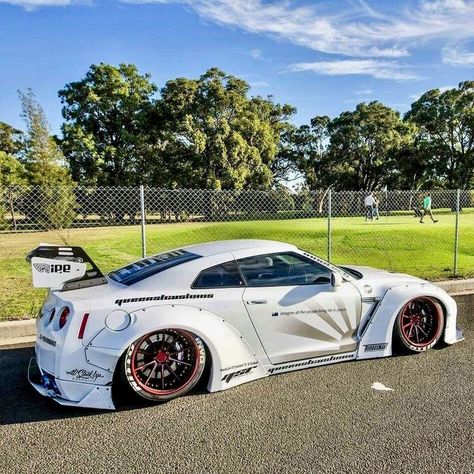 Liberty Walk Cars, Nissan Gtr Wallpapers, Gtr 35, Gtr Nissan, Nissan Gt R R35, Nissan R35, R35 Gtr, Nissan Gtr R35, Gtr R35