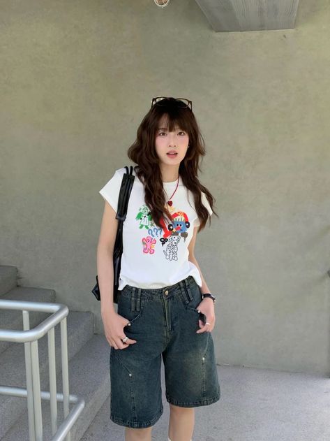 Plus Size Jorts, Outfits Jorts, Jorts Fashion, Korean Cute Outfits, Style Jorts, Summer Jorts, Jorts Outfit, Douyin Fashion, Sneakers Trendy