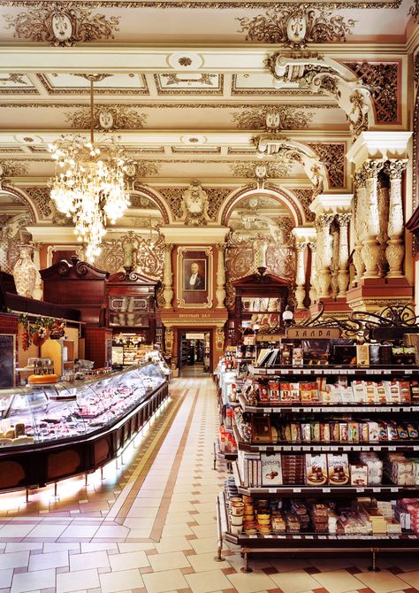 Department Store Aesthetic, Russian Vibes, Russian House, Ideal Woman, Chocolate Stores, Moscow Kremlin, Bolshoi Theatre, Russian Architecture, Russia Travel