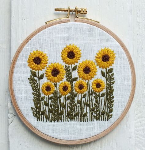 Sunflower Embroidery Pattern, Embroidery Sunflower, Diy Tote Bag Design, Sunflower Template, Hayling Island, Sunflower Embroidery, Embroidered Canvas Art, Fruit Farm, Mini Sunflowers