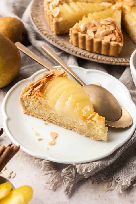 Poached Pear Tart, Pear Frangipane Tart, Seasonal Baking, Pear Pie, Pear Dessert, Frangipane Tart, Pear Tart, Holiday Desserts Table, Bakewell Tart