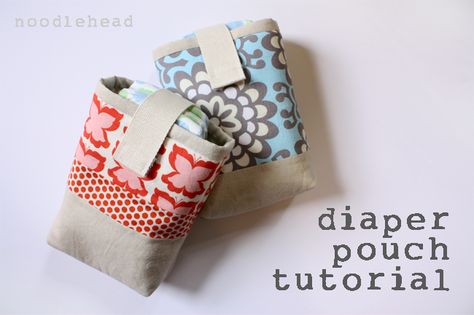 diaper pouch tutorial... would make a great gift! Fabric Art Diy, Diy Baby Shower Gifts, Pouch Tutorial, Handmade Baby Gifts, Baby Projects, Baby Diy, Baby Shower Diy, Baby Crafts, Sewing For Kids