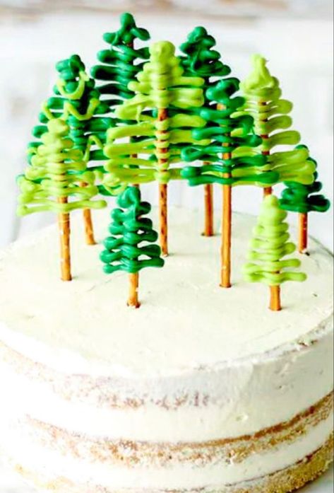 Pretzel Trees, Coconut Buttercream Frosting, Moist Gingerbread, Coconut Buttercream, Chocolate Tree, Christmas Cake Pops, Christmas Cake Designs, Cake Christmas, Christmas Recipes Appetizers