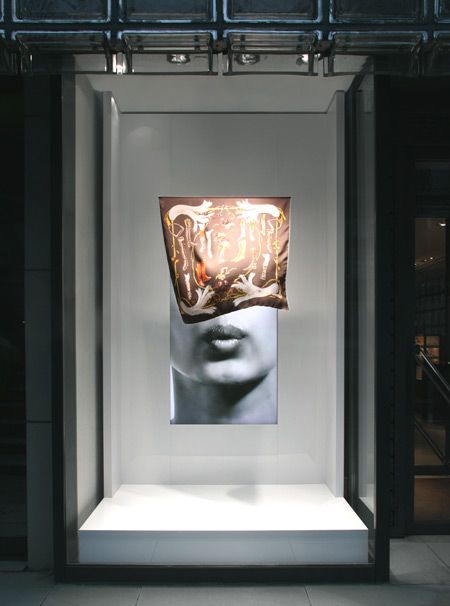 Maison Hermès Window Display by Tokujin Yoshioka - Dezeen Hermes Window, Vitrine Design, Tokujin Yoshioka, Design Art Nouveau, Window Display Design, Shop Front Signage, Retail Windows, Store Windows, Interior Display