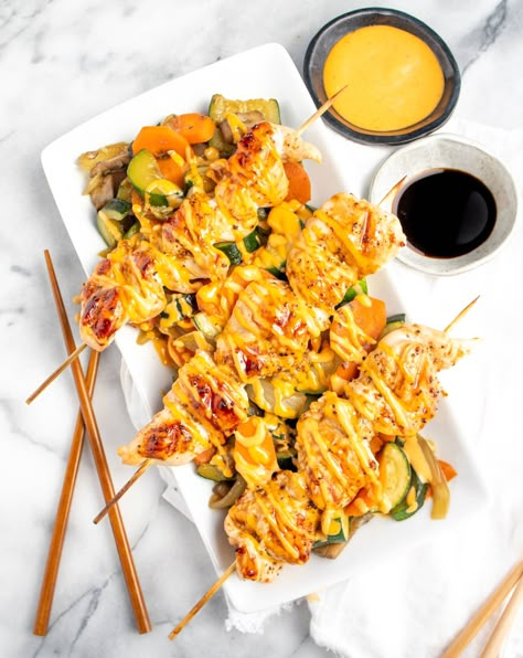 Hibachi chicken skewers served over grilled veggies and drizzled with Bang Bang Sauce. This recipe is Whole30, Keto and Paleo compliant. #whole30 #whole30recipes #keto #ketorecipes #hibachi #hibachichicken #chicken #chickenskewers #hibachirecipes Healthy Little Peach, Peach Healthy, Hibachi Chicken, Beef Tips And Gravy, Whole30 Keto, Superbowl Appetizers, Best Meal Prep, Yummy Meals, Chicken Patties