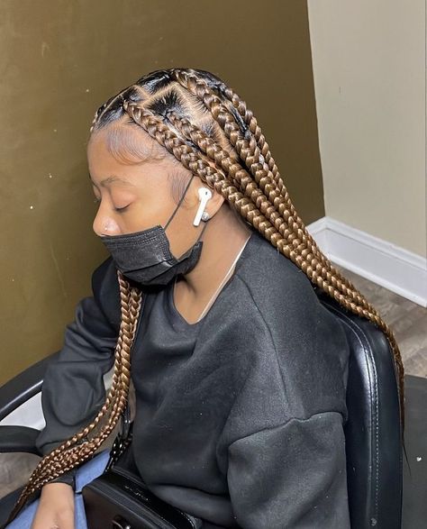 Box Braids Blonde Highlights, Knotless Box Braids With Highlights, Braids Blonde Highlights, Box Braids With Highlights, Braids With Highlights, Box Braids Blonde, Jumbo Knotless Box Braids, Braided Box Braids, Jumbo Knotless