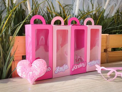 Hot Pink Doll Boxes Personalised Party Decorationsdoll Favor - Etsy Barbie Favor Boxes, Barbie Party Favors, Barbie Party Decorations, Pink Party Favors, Barbie Kids, Barbie Gifts, Halloween Goodie Bags, Barbie Bridal, Barbie Box