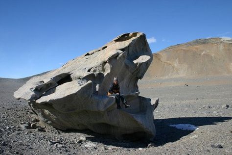 Dry Valleys, Antarctica, 2004. Visit link for more great photos of this place. Rock Reference Photo, Taman Air, Deserts Of The World, Rock Textures, Learn Art, Sketches Easy, Game Concept Art, Fantasy Art Landscapes, Environment Design