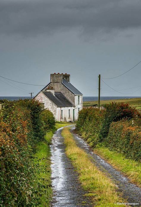 Ballywhoresky Irish Fishing Village, Houses Photography, Irish Village, Ireland Cottage, British Landscape, Scary Houses, Countryside Paintings, Irish Countryside, Irish Cottage