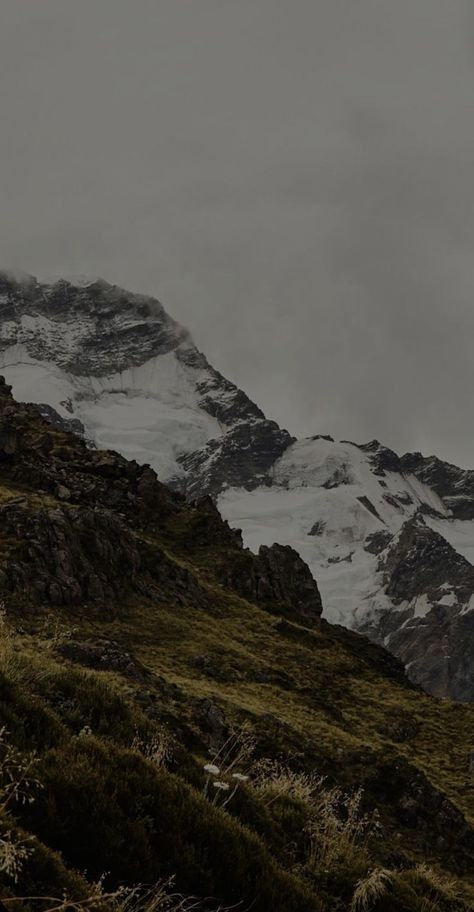 Dark Ambient Wallpaper, Peaceful Landscapes, Leaves Wallpaper Iphone, Capricorn Aesthetic, Dark Mountains, Nice Photos, Dark Paradise, Black Wall, Dark Beauty