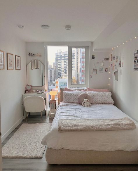 Small Cozy Bedroom, Room Redesign, Small Room Design, Redecorate Bedroom, Cozy Room Decor, Minimalist Room, Room Design Bedroom, Dream Room Inspiration, Room Makeover Bedroom