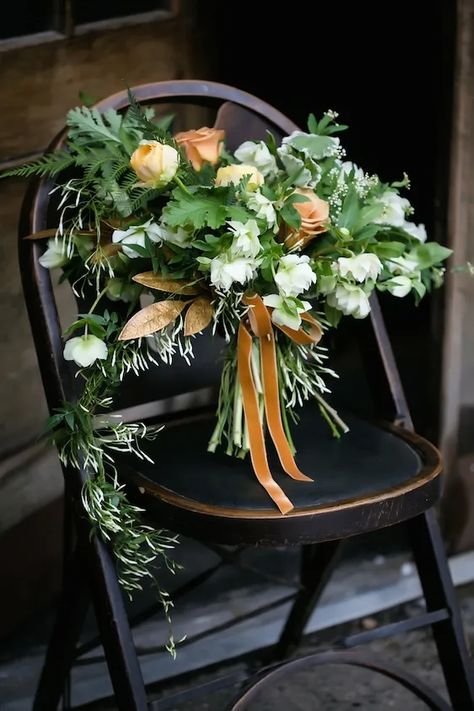 Green And Gold Bouquet, St Patricks Wedding, March Wedding Flowers, Orange Weddings, Yellow Weddings, Wedding Ideas On A Budget, Gold Bouquet, Fall Wedding Ideas, Irish Party