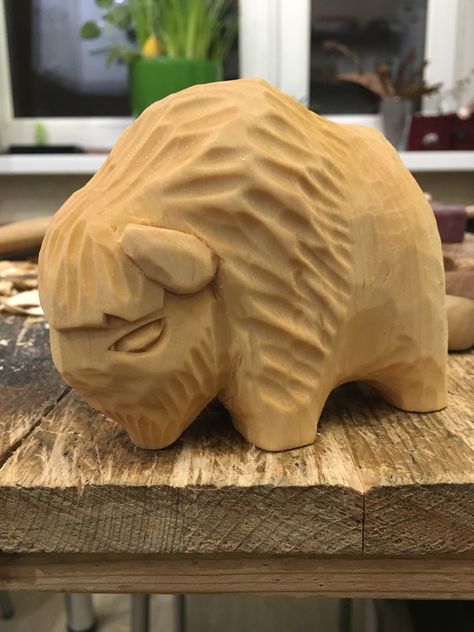 Small Wood Carving Projects, Whittled Animals, Whittling Animals, Whittling Projects For Beginners, Wood Carving Ideas Beginner, Wood Carving Patterns Free, Easy Wood Carving, Wood Whittling, Whittling Patterns