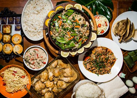 Many Asian cuisines have been part of the landscape in the United States for decades, but only in recent years have Filipino dishes started gaining recognition outside immigrant communities. Ground Beef And Cabbage, Boiled Chicken Breast, Filipino Cuisine, Kare Kare, Bacolod, Filipino Dishes, Filipino Food, Dinner Food, Chicken Crockpot Recipes