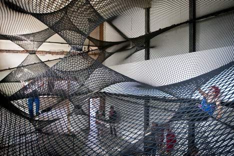 Net by For Use/Numen Olafur Eliasson, Sport Art, Interactive Art, Installation Design, Indoor Play, Zaha Hadid, Art Installation, Art Installations, Sculpture Installation