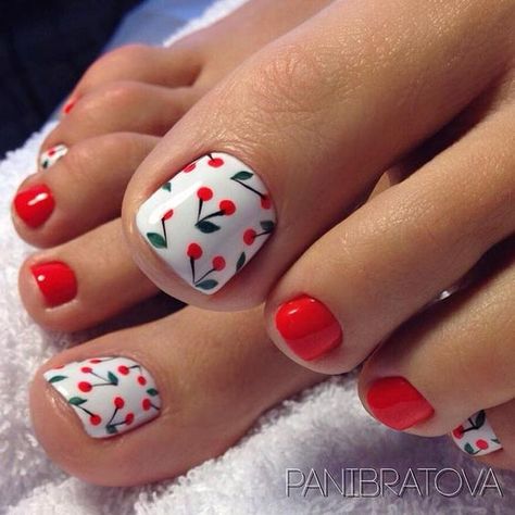 Toe Nails 2024 Trends, Pedicure Summer 2024, Toenail Art Designs Easy, Pedicure Ideas Summer 2024, Vacation Pedicure, Summer Pedicures, Easy Toe Nail Art, Cute Toenail Designs, Cute Pedicure Designs